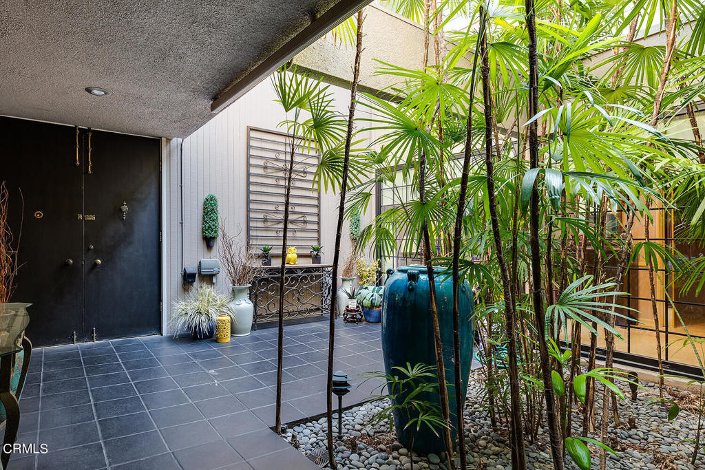 900 S Orange Grove Boulevard B