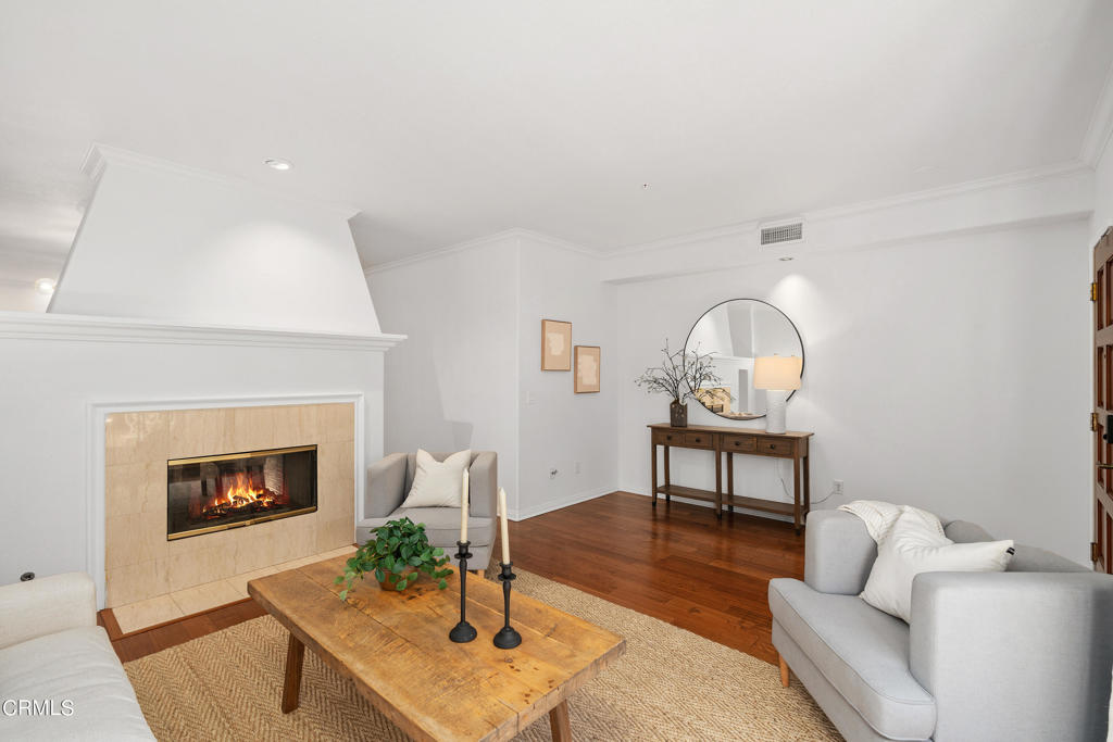 945 S Marengo Avenue 5