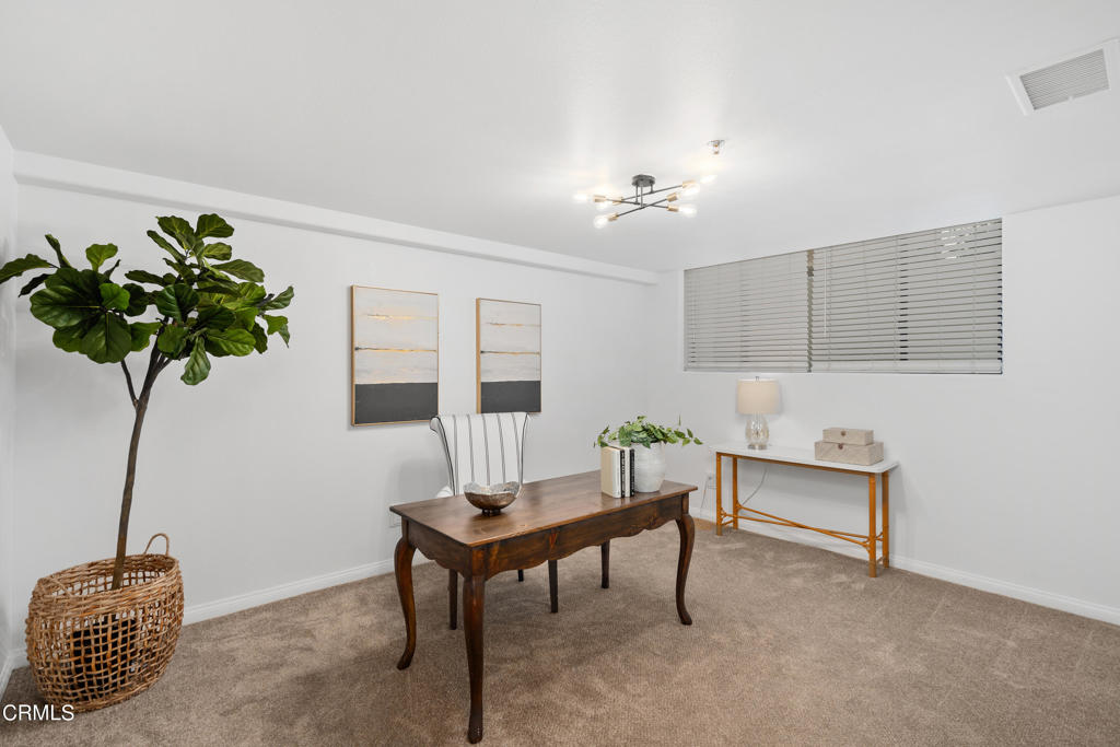 945 S Marengo Avenue 5