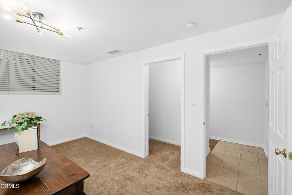 945 S Marengo Avenue 5