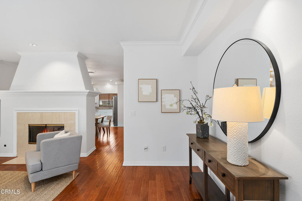 945 S Marengo Avenue 5