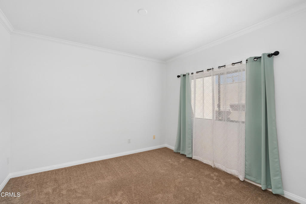 945 S Marengo Avenue 5