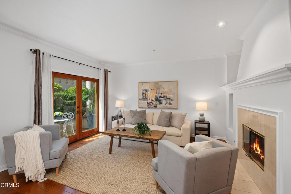 945 S Marengo Avenue 5