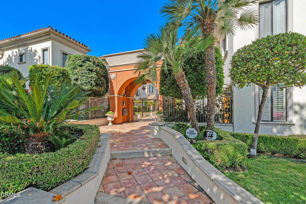 945 S Marengo Avenue 5