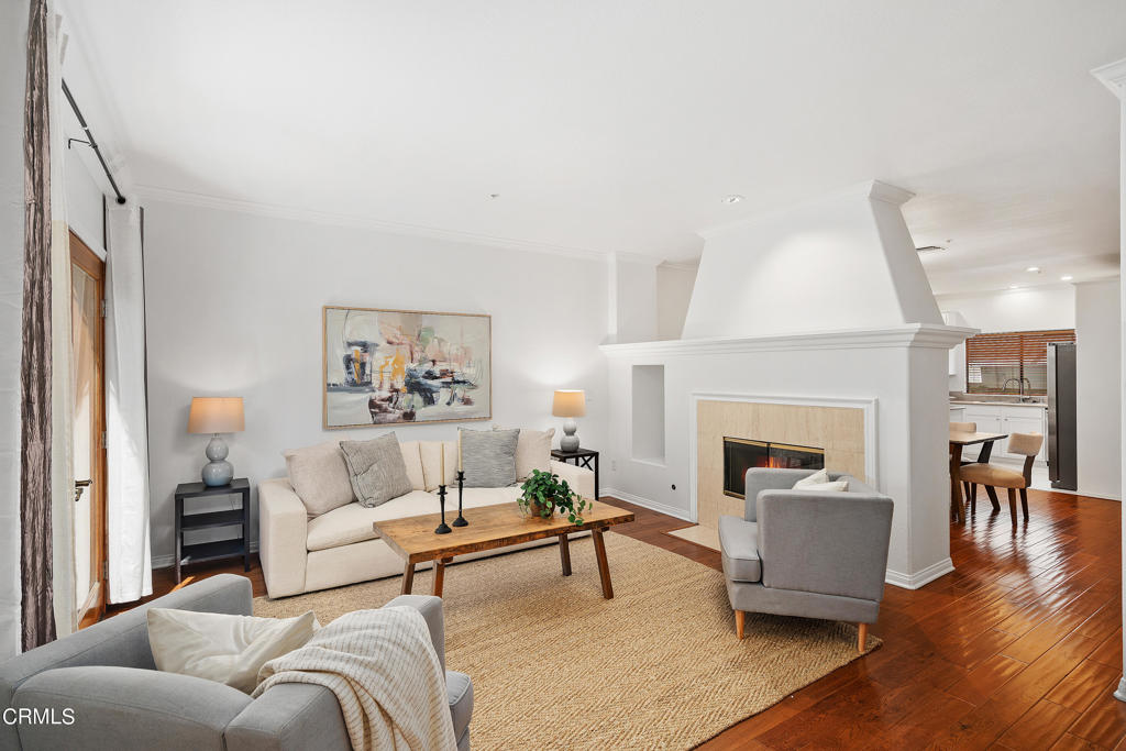 945 S Marengo Avenue 5