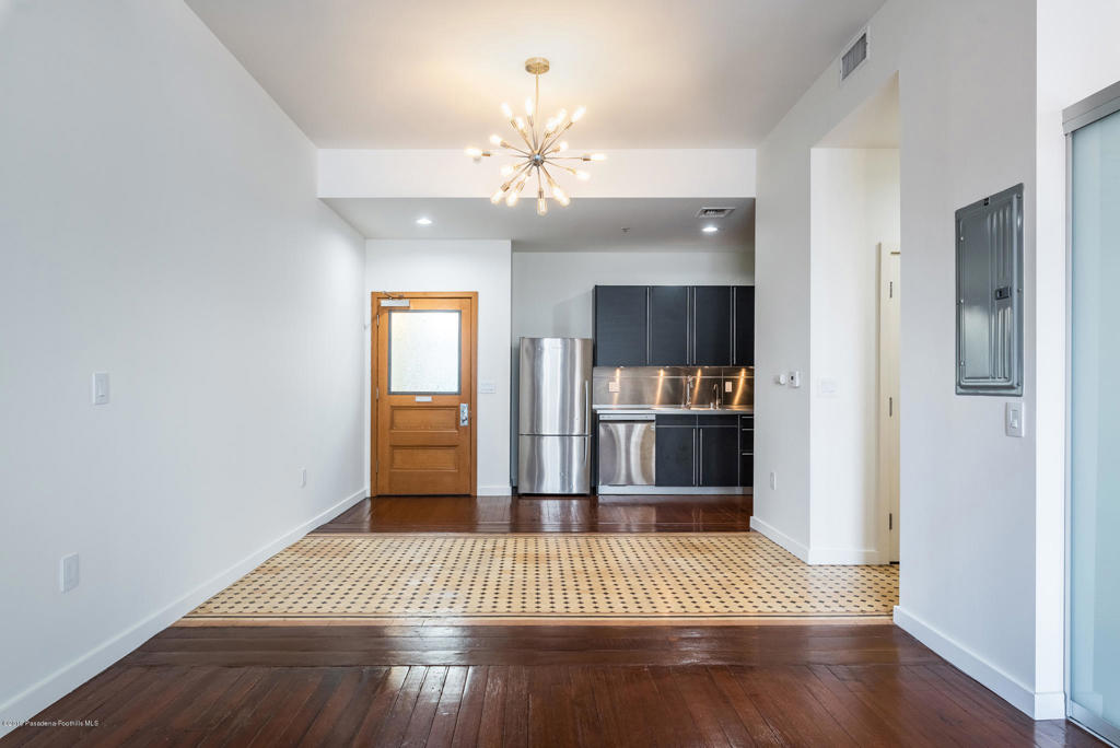 257 S Spring Street 4K