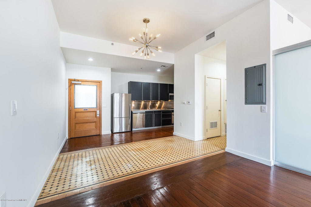 257 S Spring Street 4K