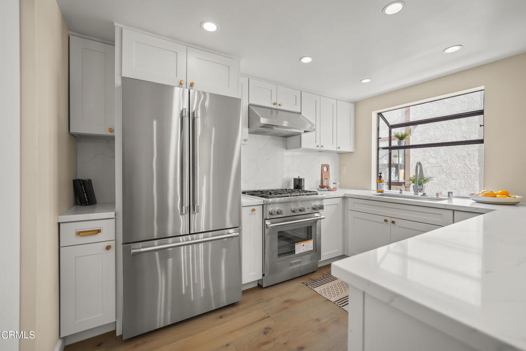 511 S El Molino Avenue 17