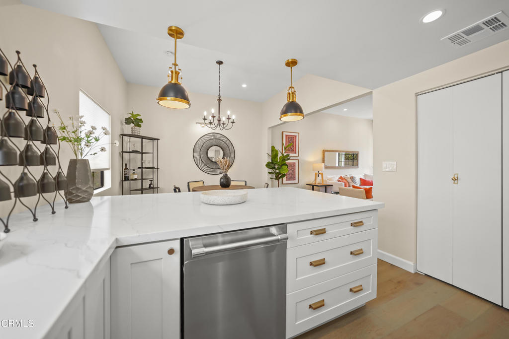 511 S El Molino Avenue 17