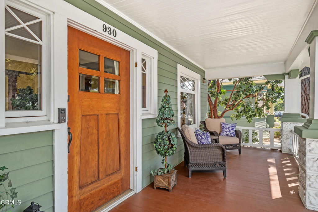 930 N Bushnell Avenue