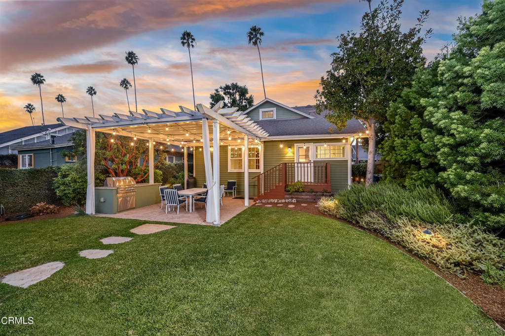 930 N Bushnell Avenue