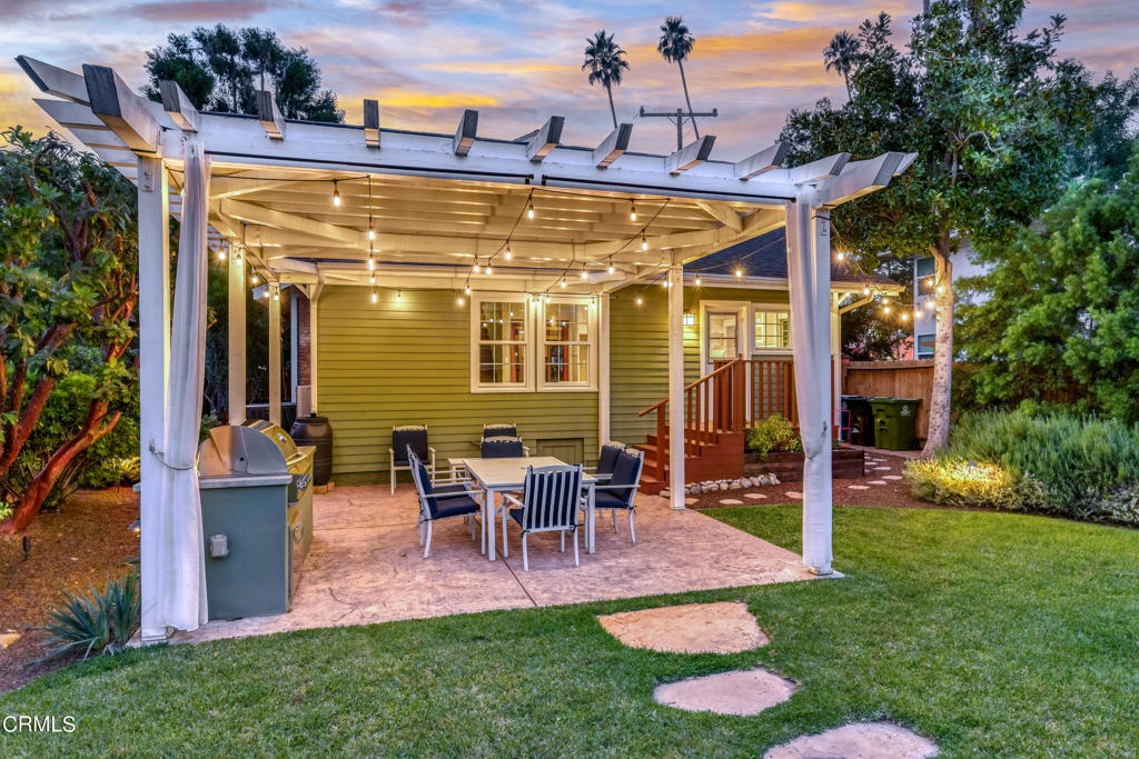 930 N Bushnell Avenue