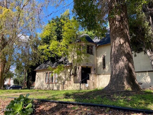 1815 Mountain Street E