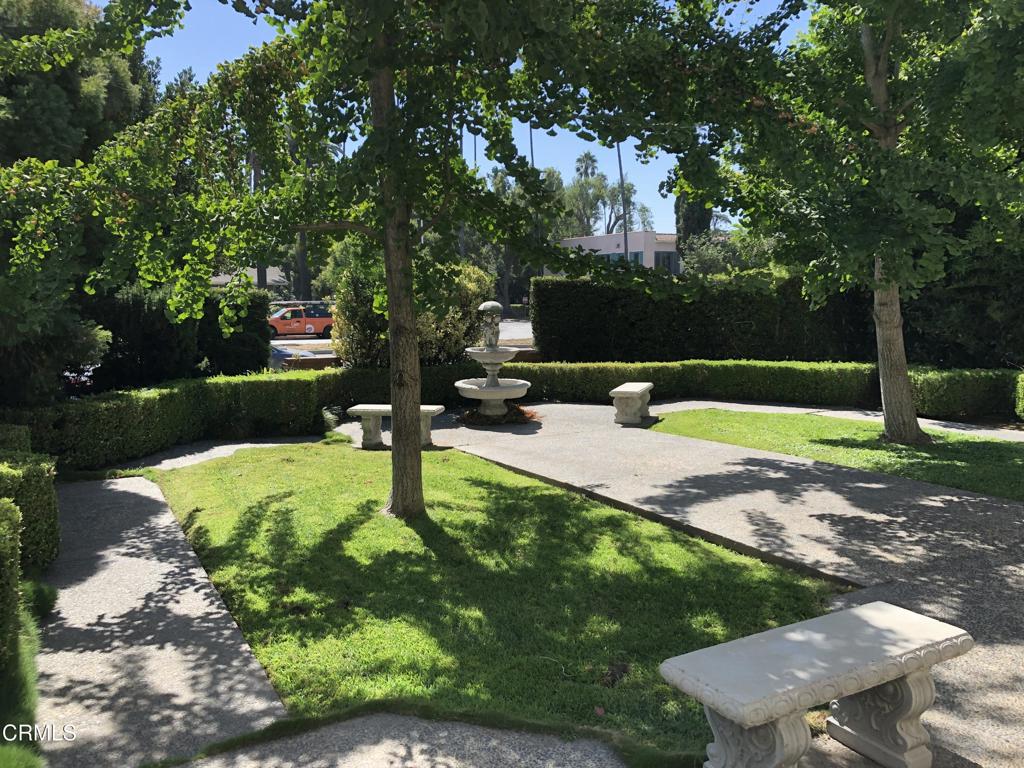 1916 Huntington Drive