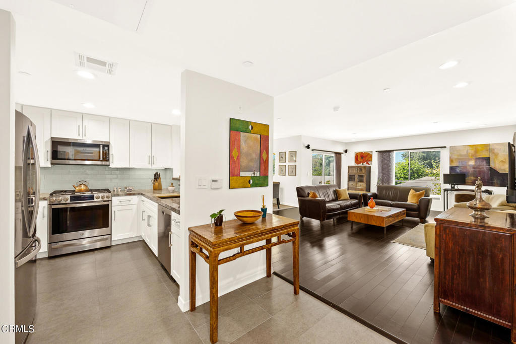 159 W Green Street 307A