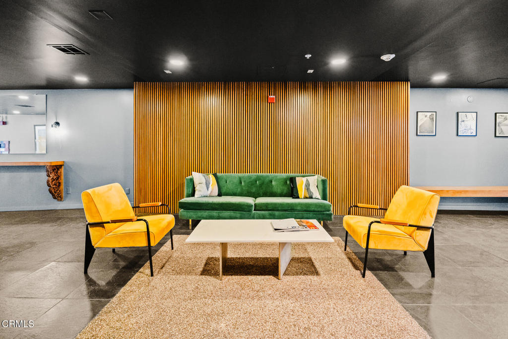 159 W Green Street 307A