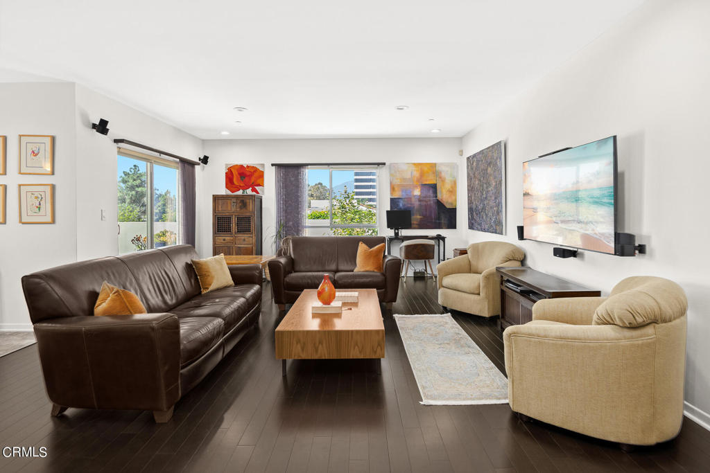 159 W Green Street 307A