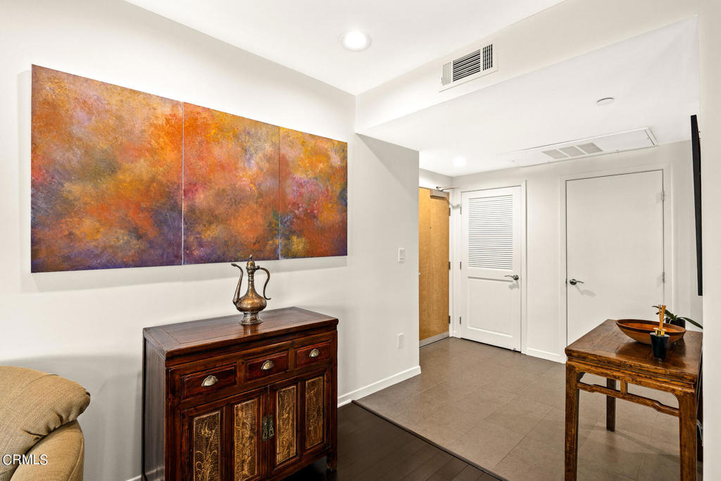 159 W Green Street 307A