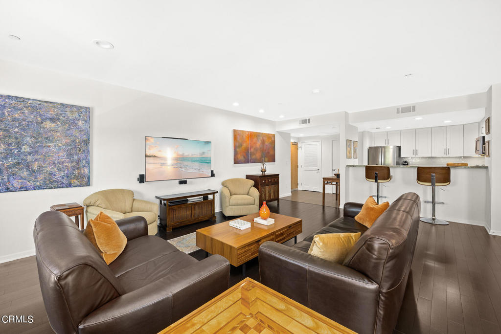 159 W Green Street 307A