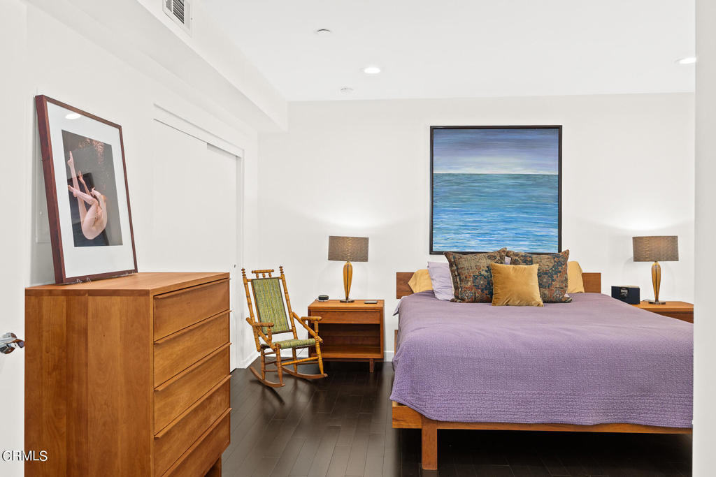 159 W Green Street 307A