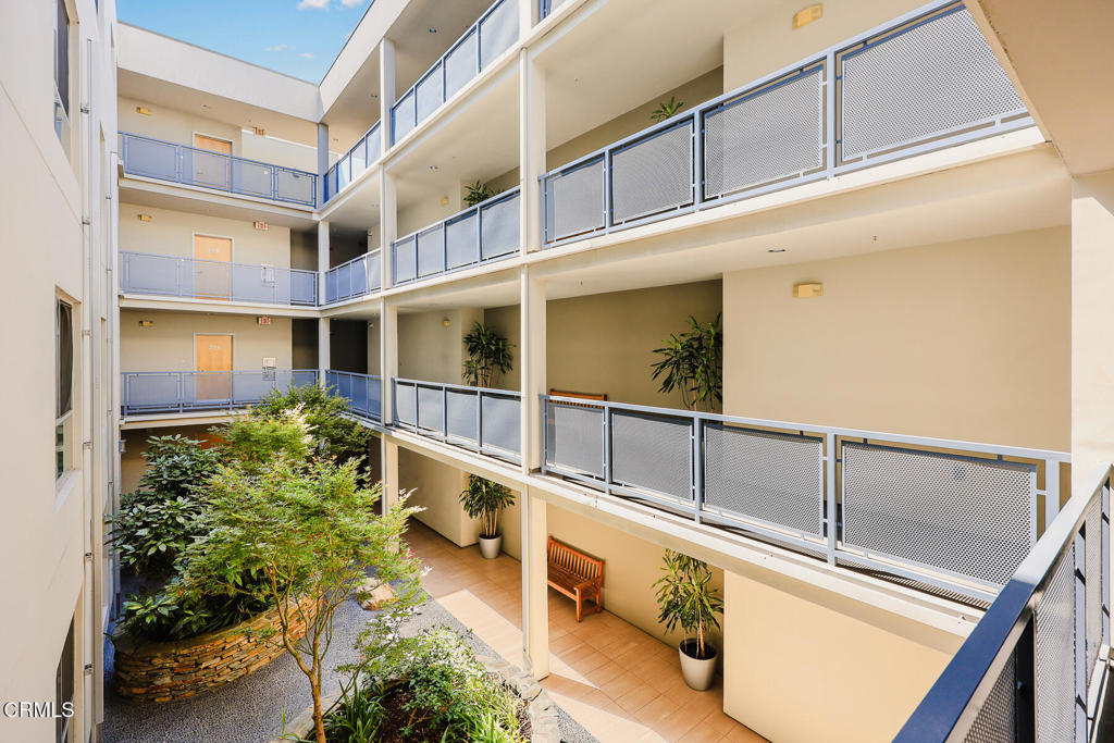 159 W Green Street 307A