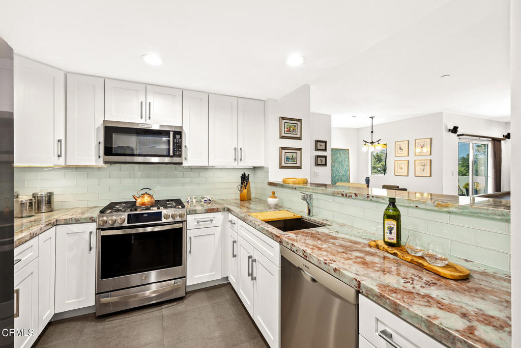 159 W Green Street 307A