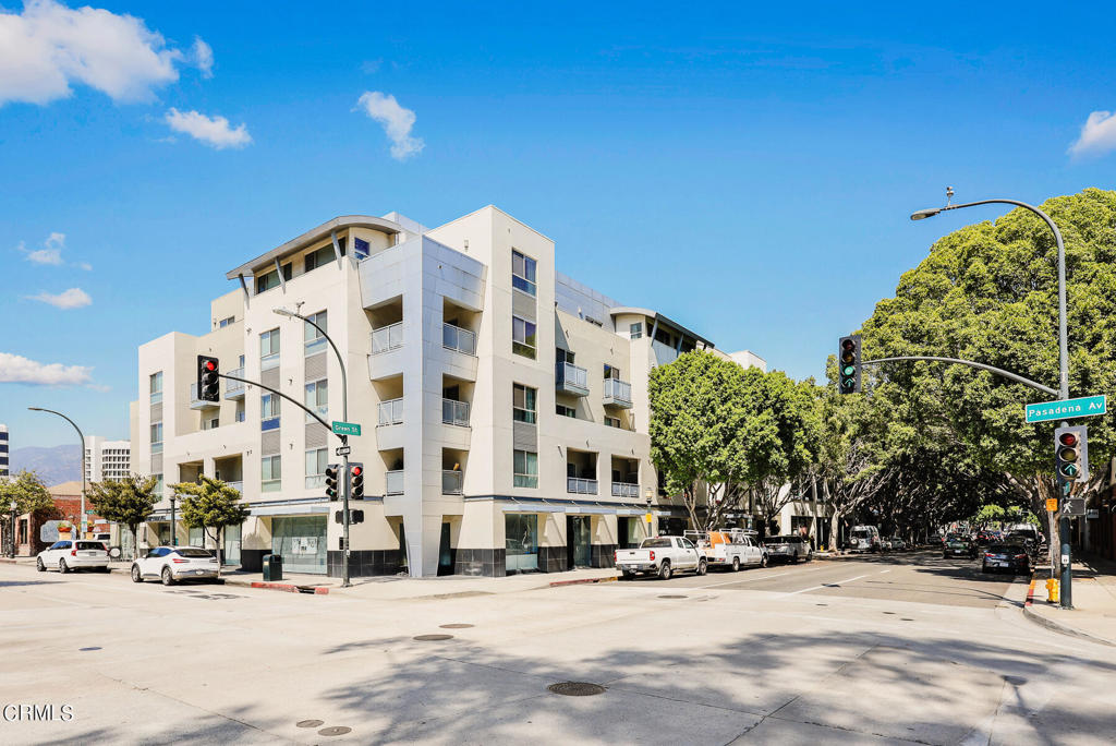 159 W Green Street 307A