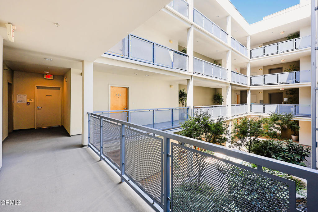 159 W Green Street 307A