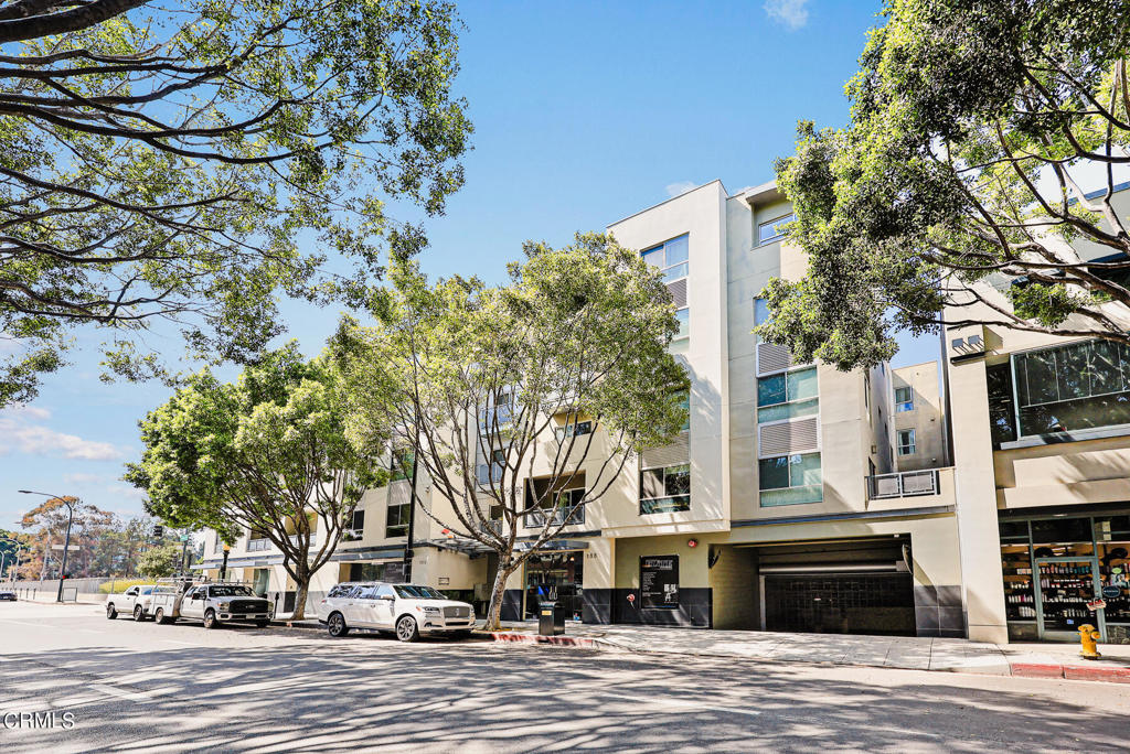 159 W Green Street 307A