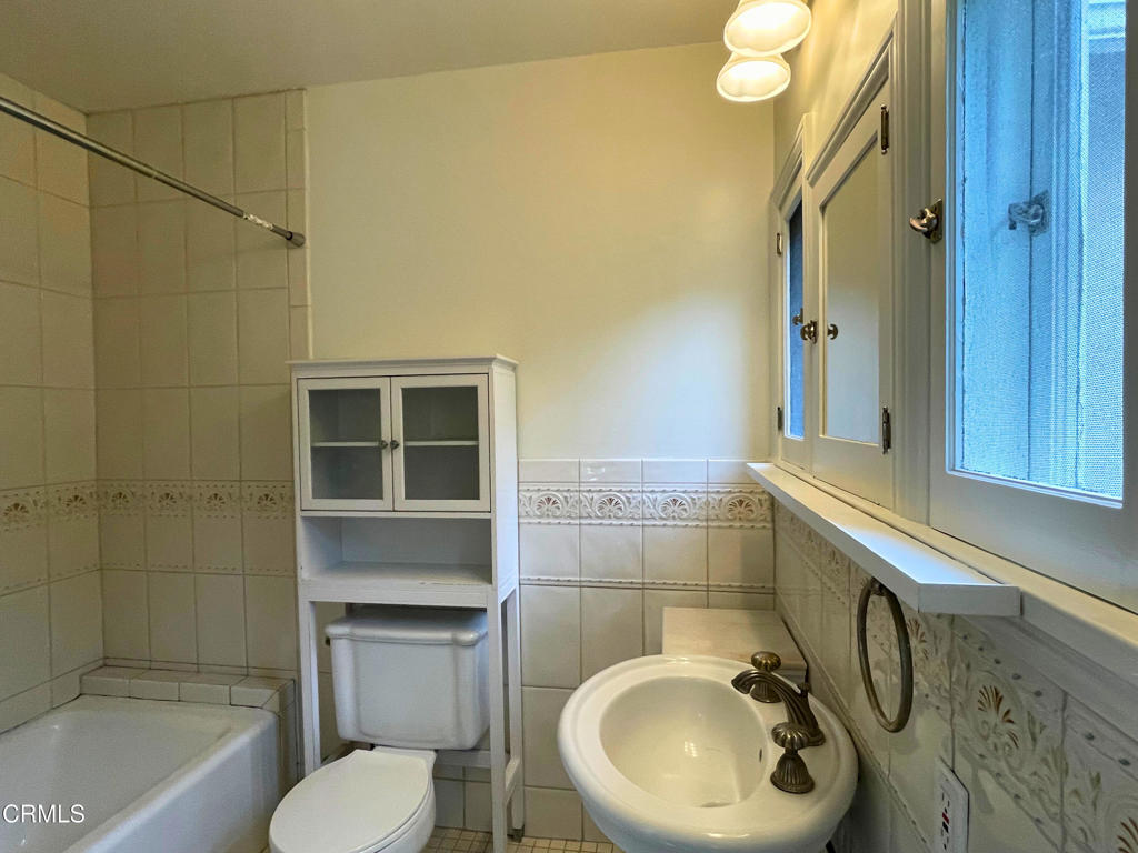 31 Oak Knoll Gardens Drive