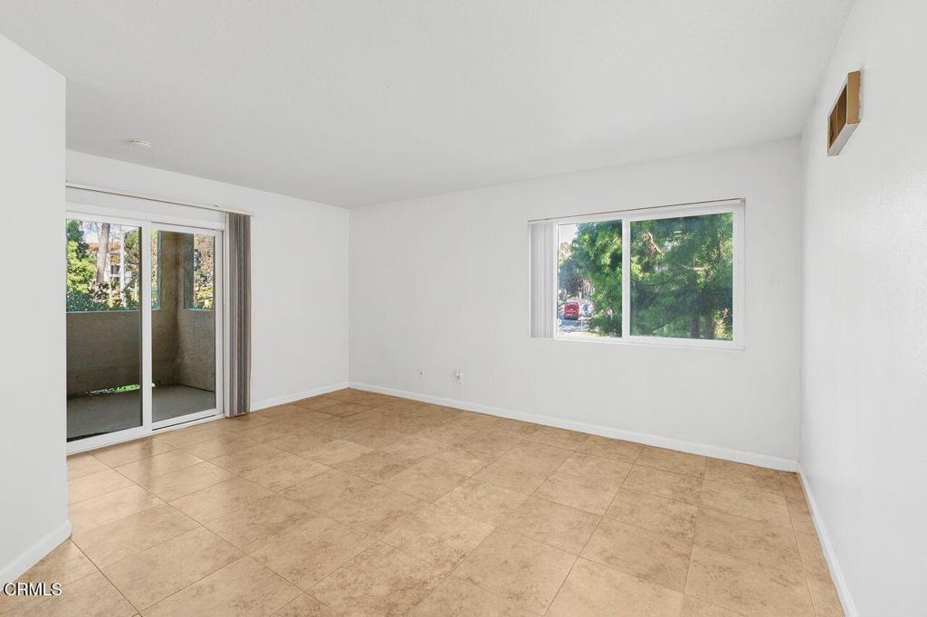 7565 Charmant Drive 517