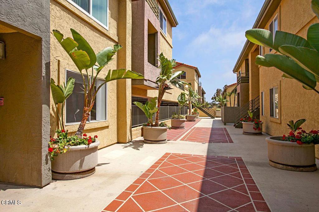 7565 Charmant Drive 517