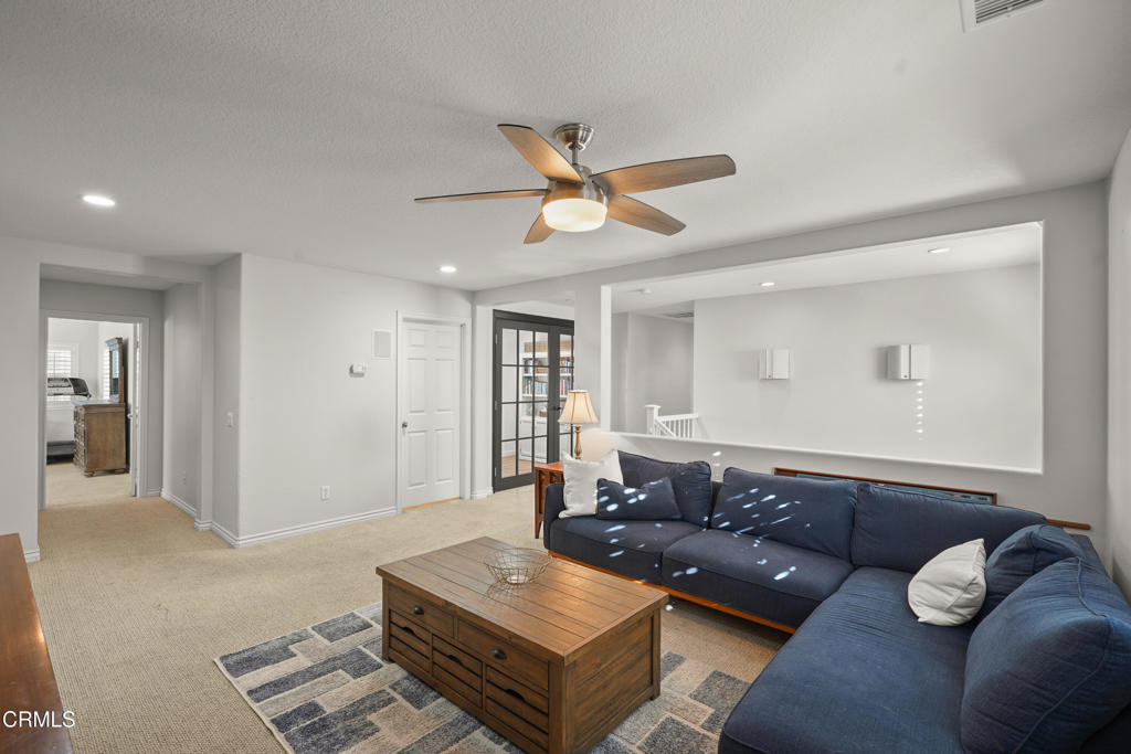 1727 Crebs Way