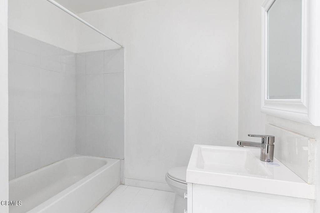 1105 Alhambra Road C