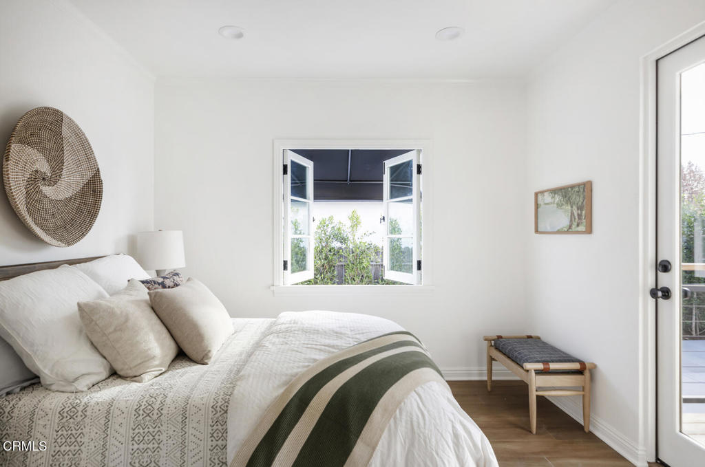 1525 Coolidge Avenue