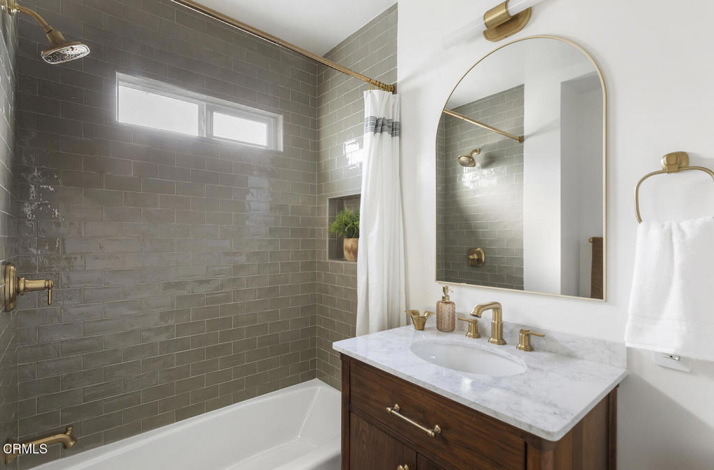 1525 Coolidge Avenue