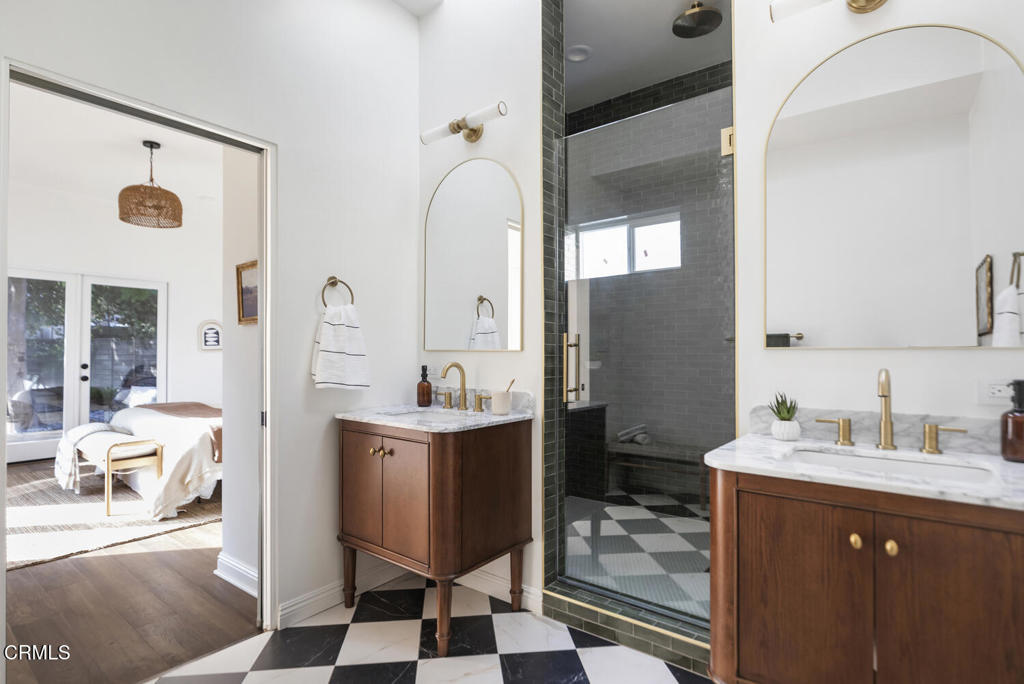 1525 Coolidge Avenue