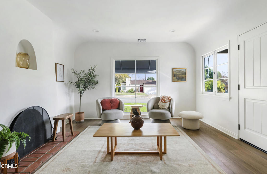 1525 Coolidge Avenue