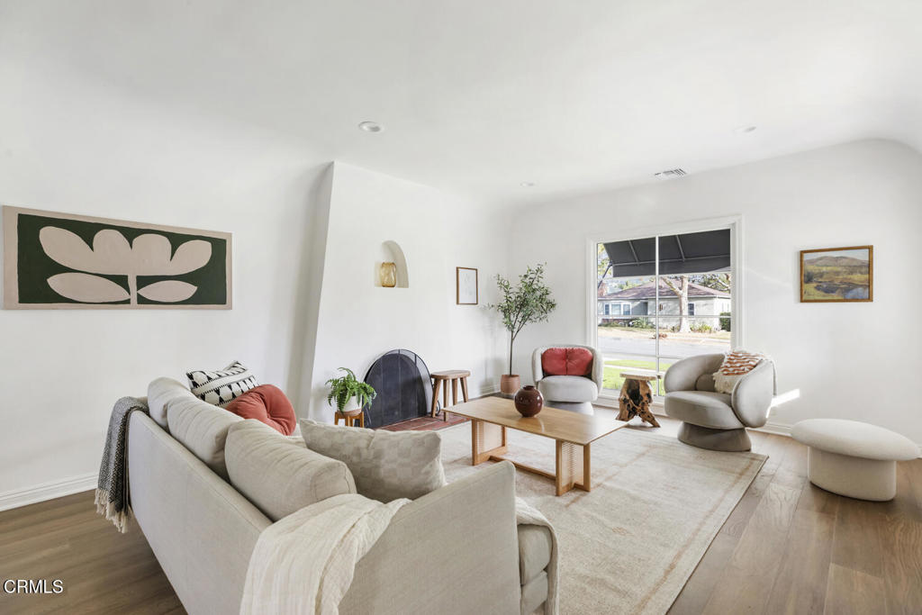 1525 Coolidge Avenue