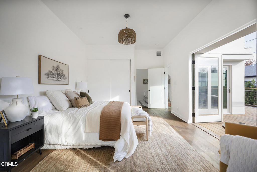 1525 Coolidge Avenue