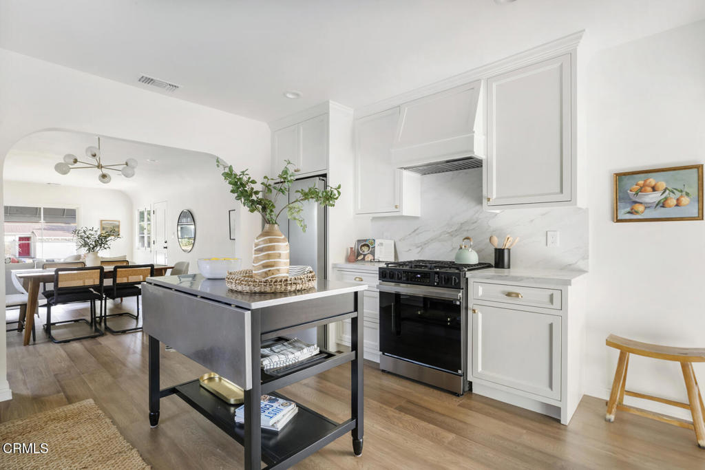 1525 Coolidge Avenue