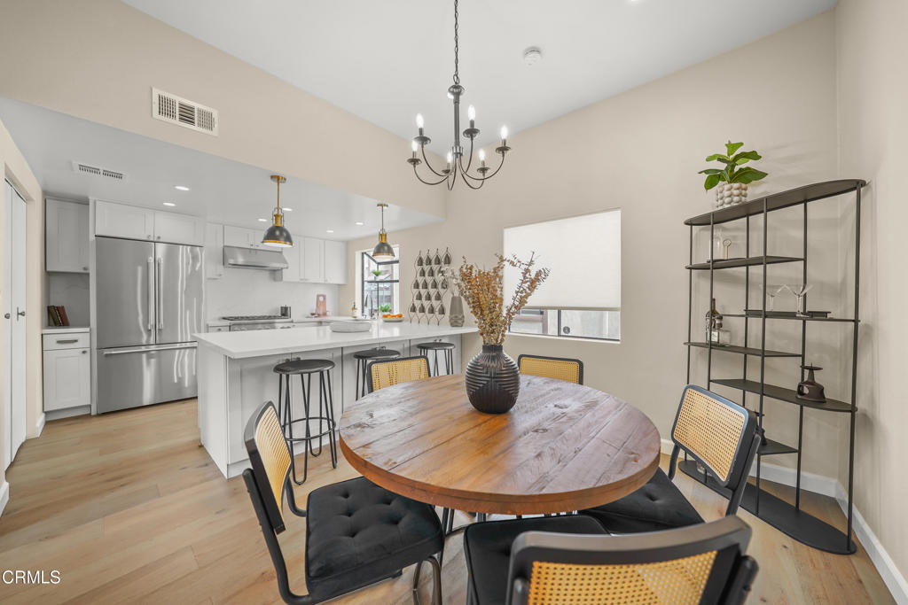 511 S El Molino Avenue 17