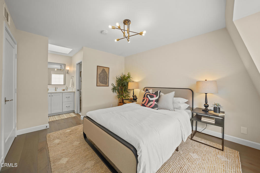 511 S El Molino Avenue 17