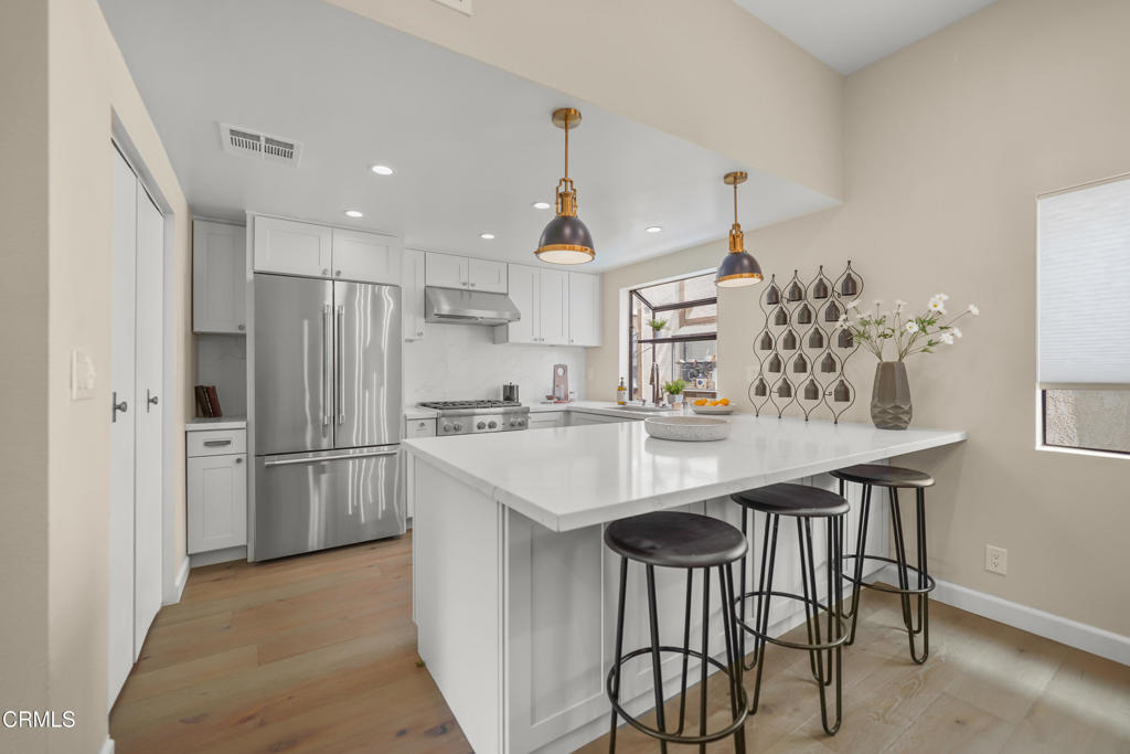 511 S El Molino Avenue 17