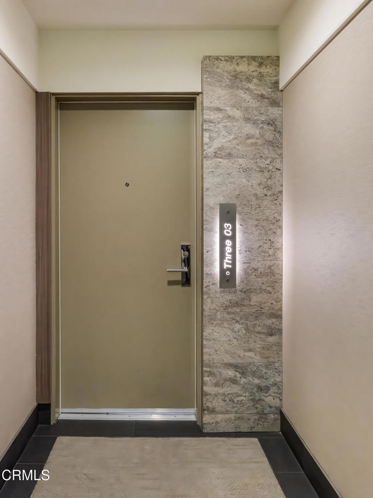 482 S Arroyo Parkway 303