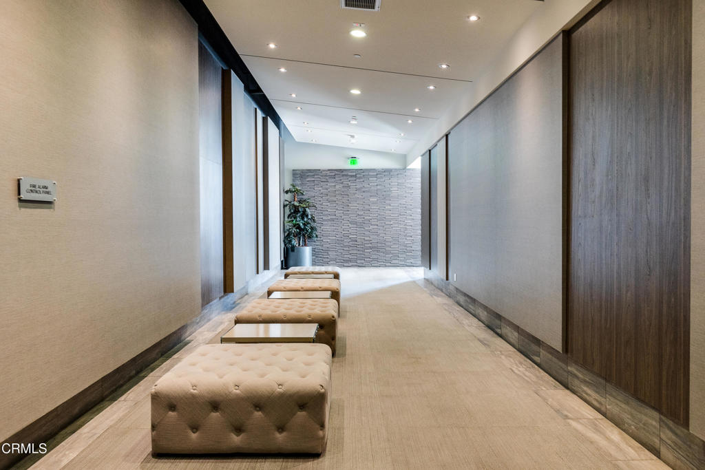 482 S Arroyo Parkway 303