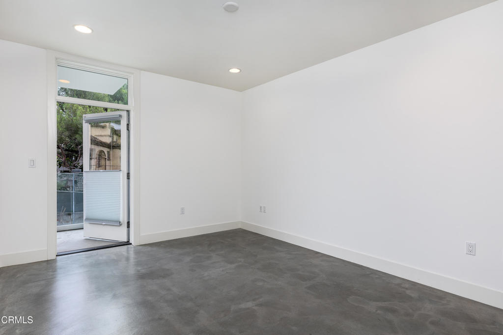 482 S Arroyo Parkway 303