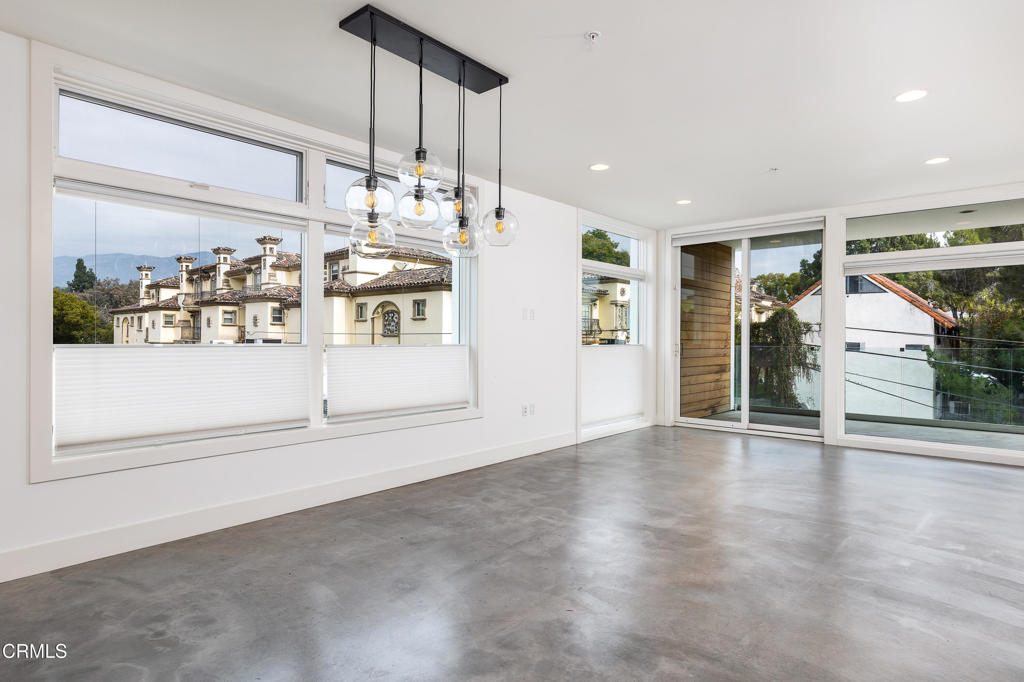 482 S Arroyo Parkway 303