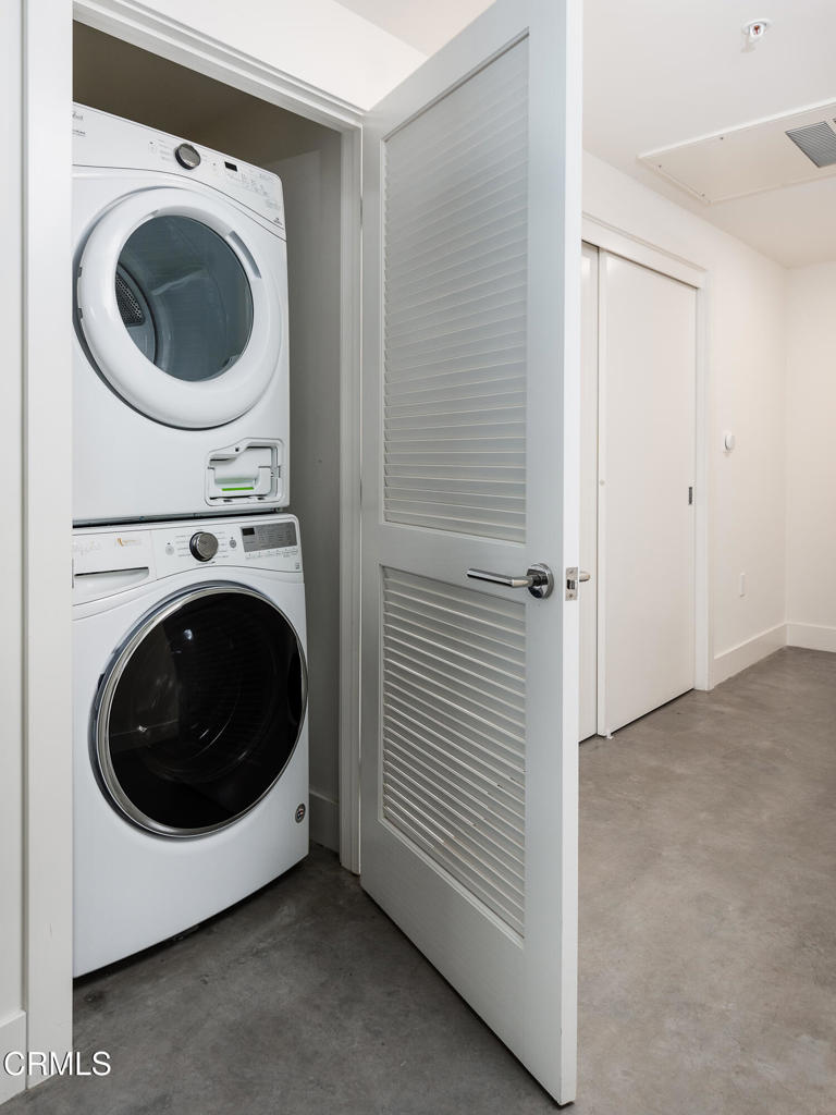 482 S Arroyo Parkway 303