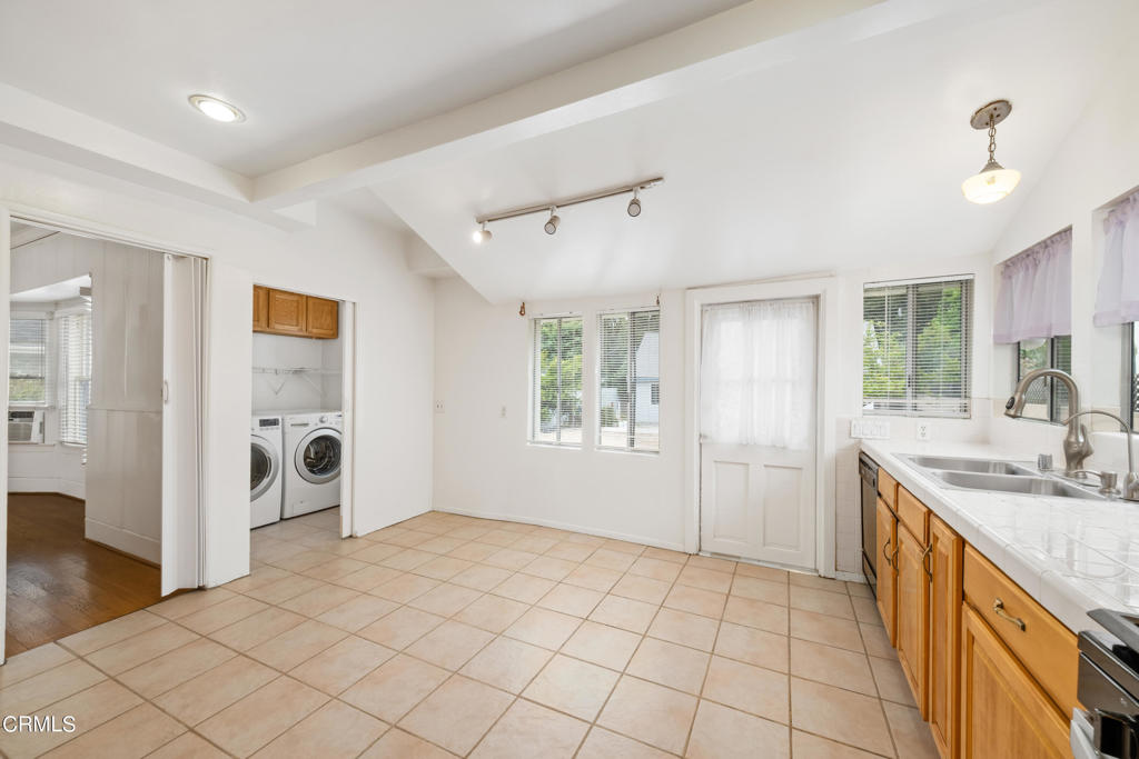 1941 Fletcher Avenue